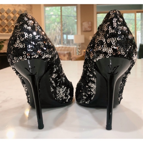 LOUIS VUITTON Liza Sequin Black & Silver Pointy Toe Pumps Noir SZ 37 - Picture 6 of 17